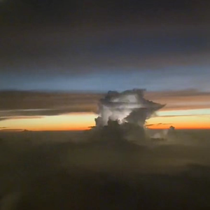 女同漫画免费阅读看漫画下拉
